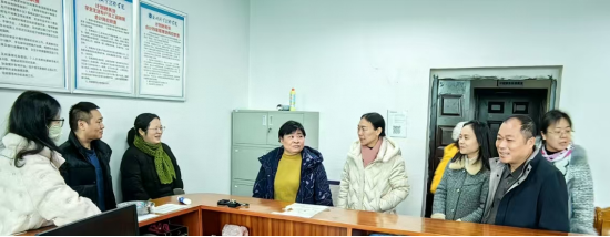 校工会开展春节“送温暖”走访慰问活动